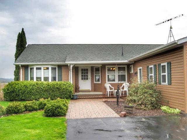 1725 Summit Dr., Stockton, IL 61085