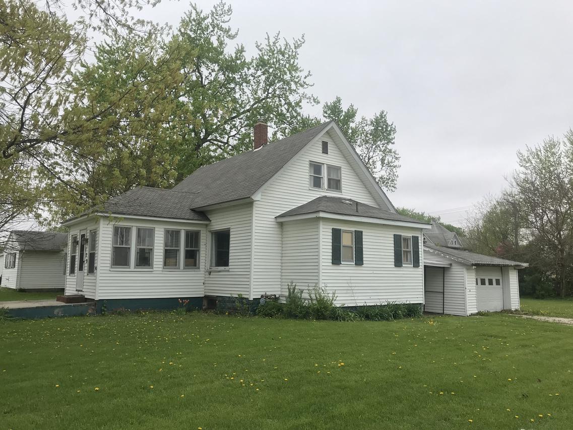 129 E Chestnut St., Piper City, IL 60959