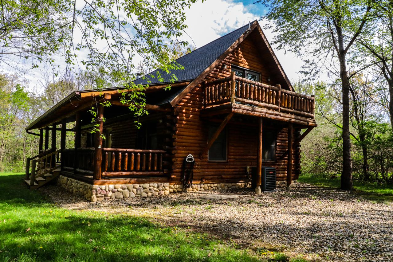 11 Hemlock Dr., Putnam, IL 61560