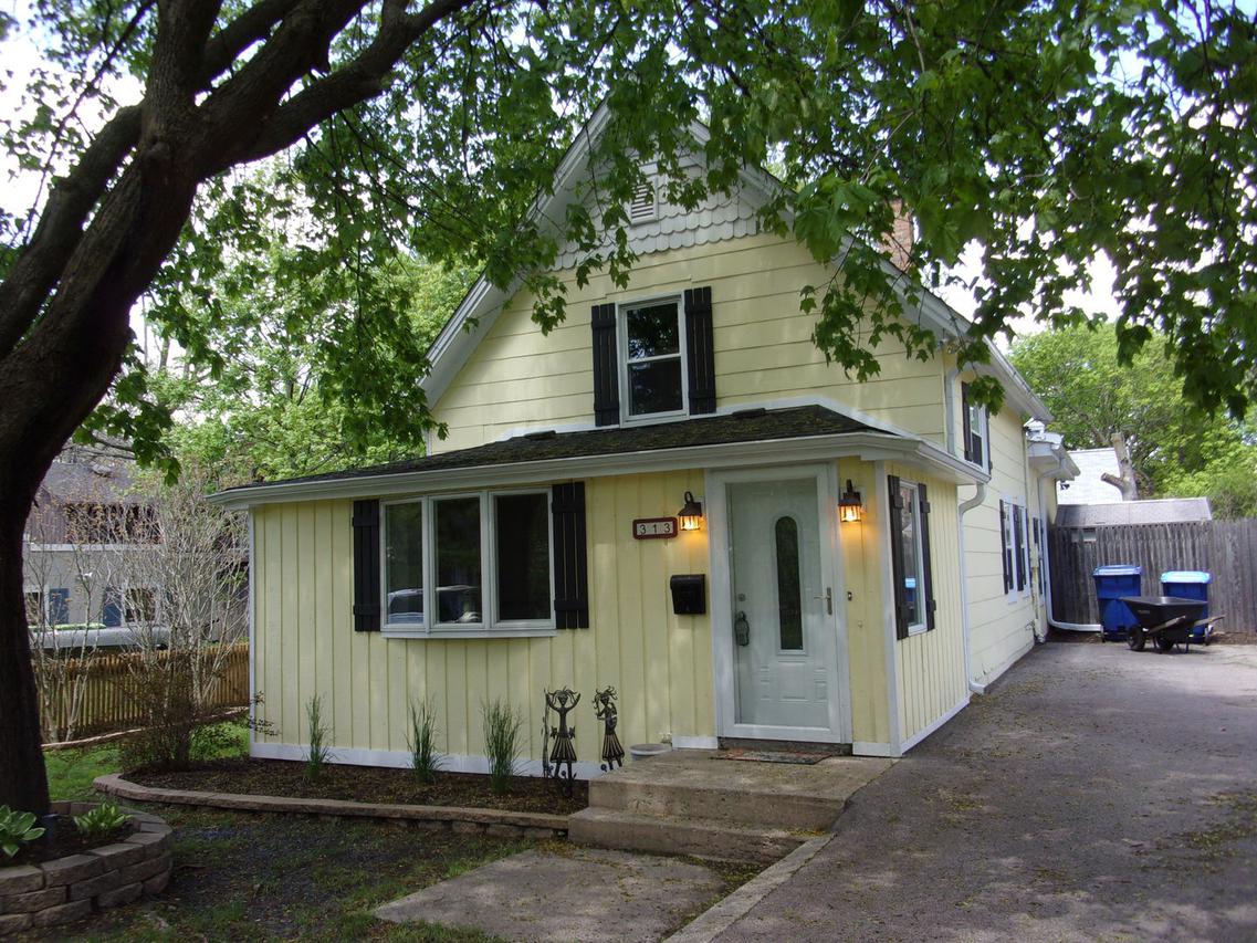 313 Oak St., Geneva, IL 60134
