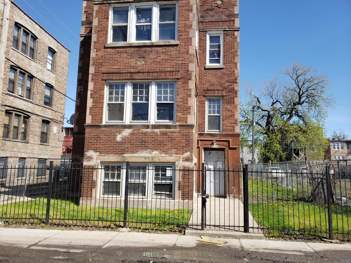 5558 W Congress Pkwy., Chicago, IL 60644