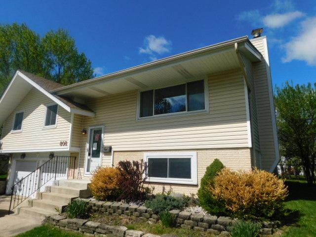 808 Vassar Ln., Schaumburg, IL 60193