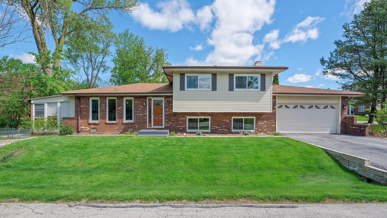 5534 Alabama Ave., Clarendon Hills, IL 60514