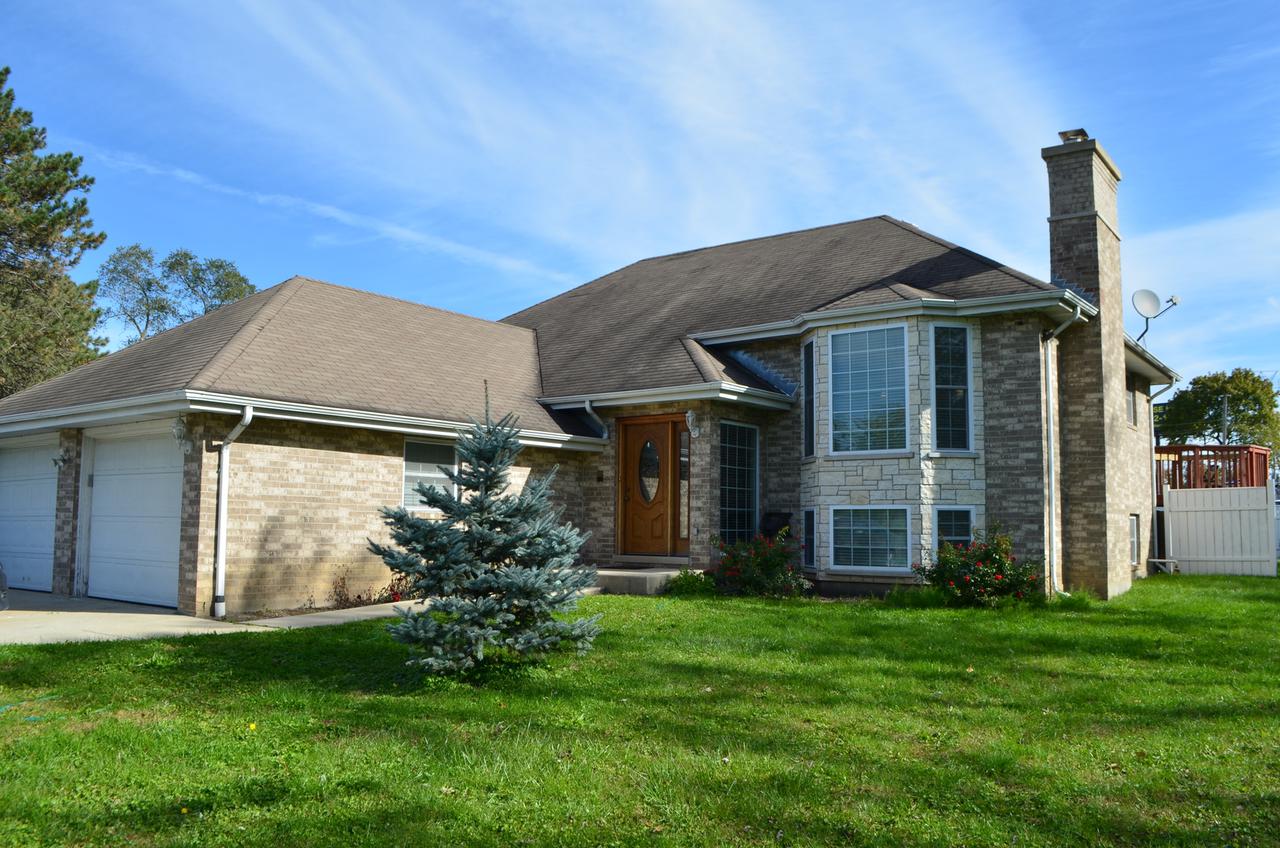 3n265 Mcnair Ave., Addison, IL 60101
