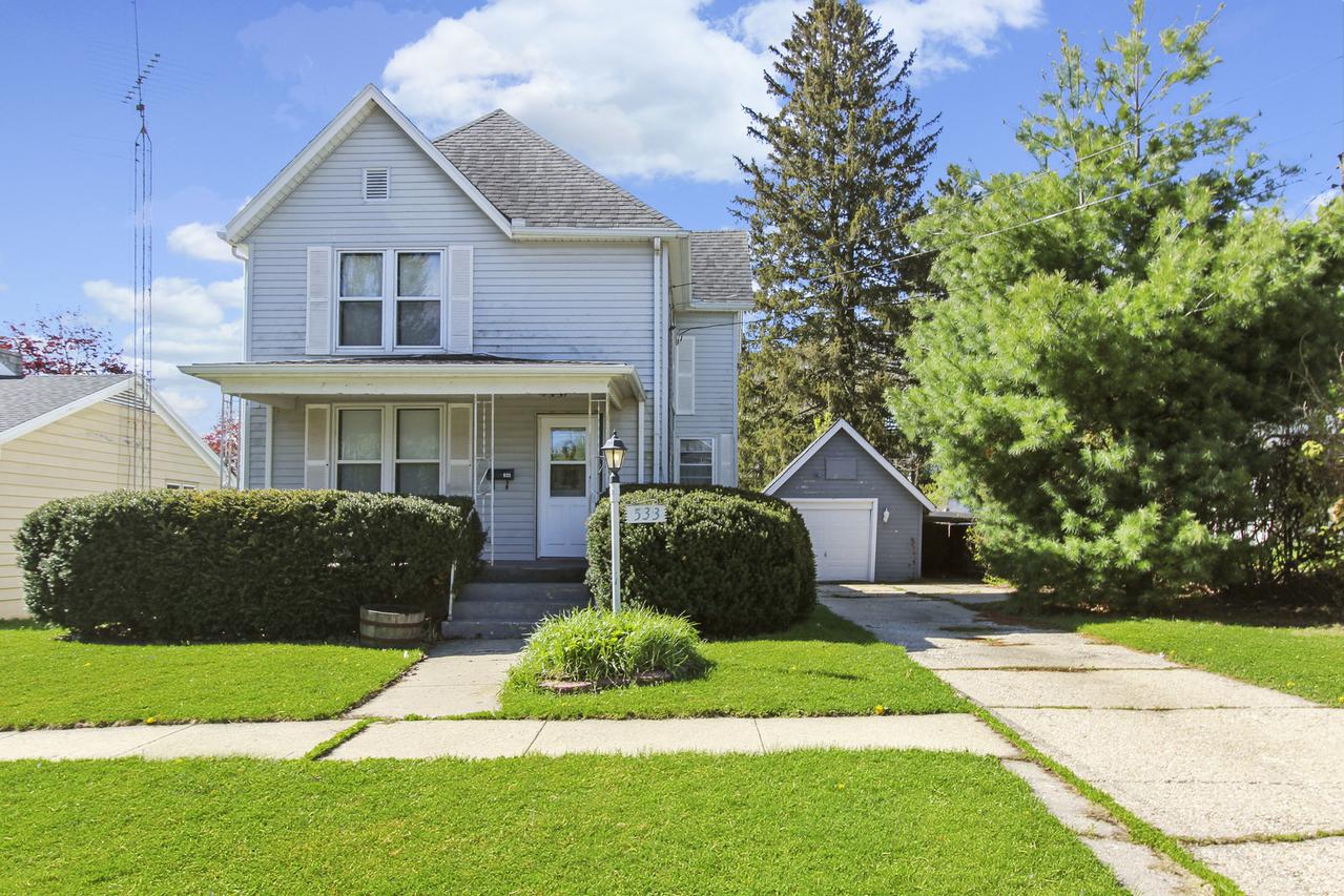 533 W Dewey St., Freeport, IL 61032