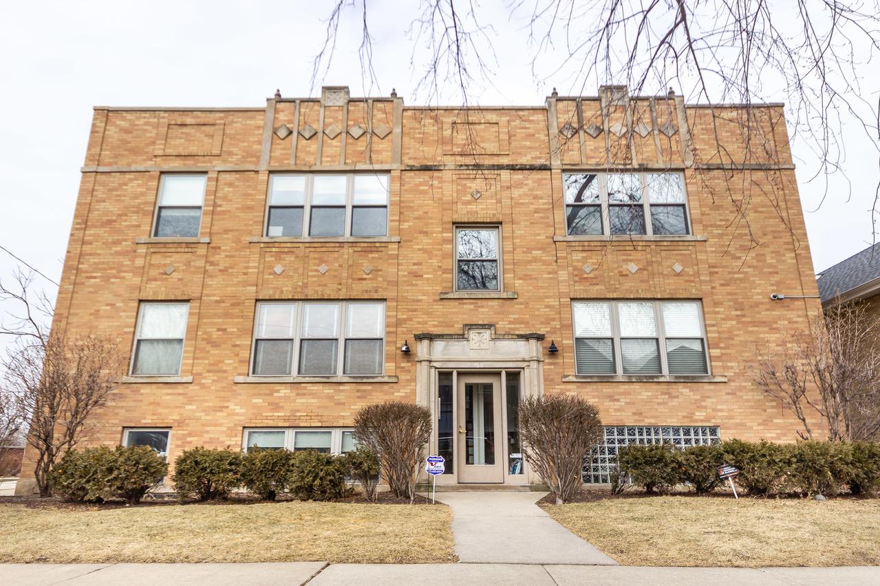 3809 N Campbell Ave. #1, Chicago, IL 60618