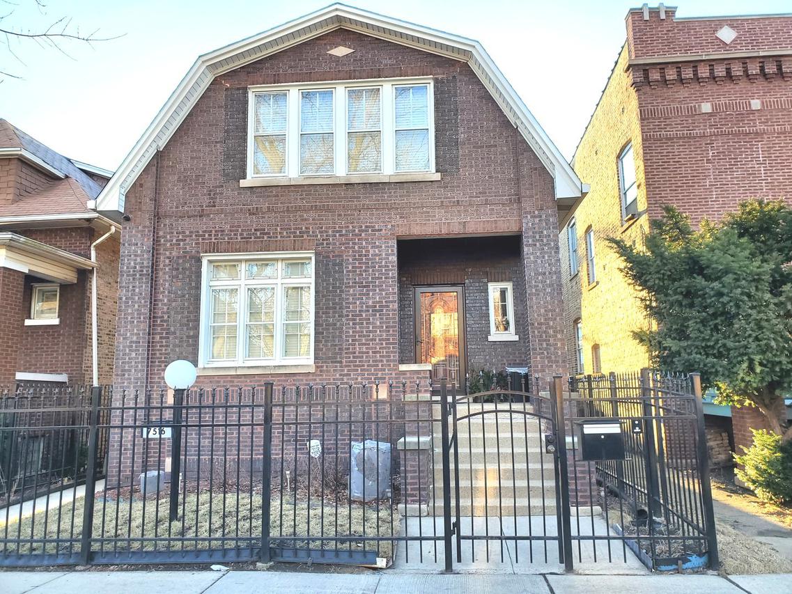 7516 S Evans Ave., Chicago, IL 60619