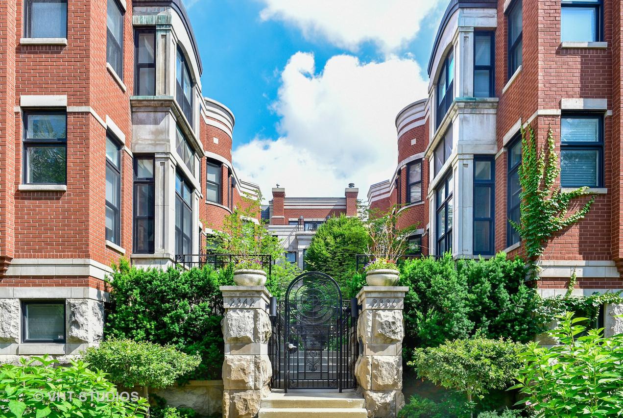 2340 W Wabansia Ave. #D2, Chicago, IL 60647