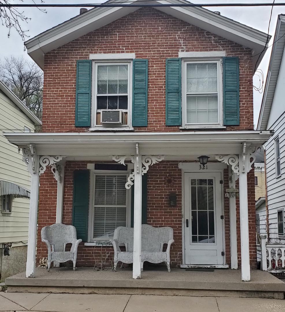 321 Franklin St., Galena, IL 61036