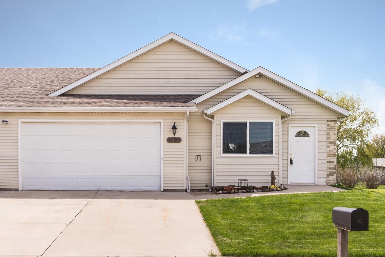 1424 Moluf St., Dekalb, IL 60115