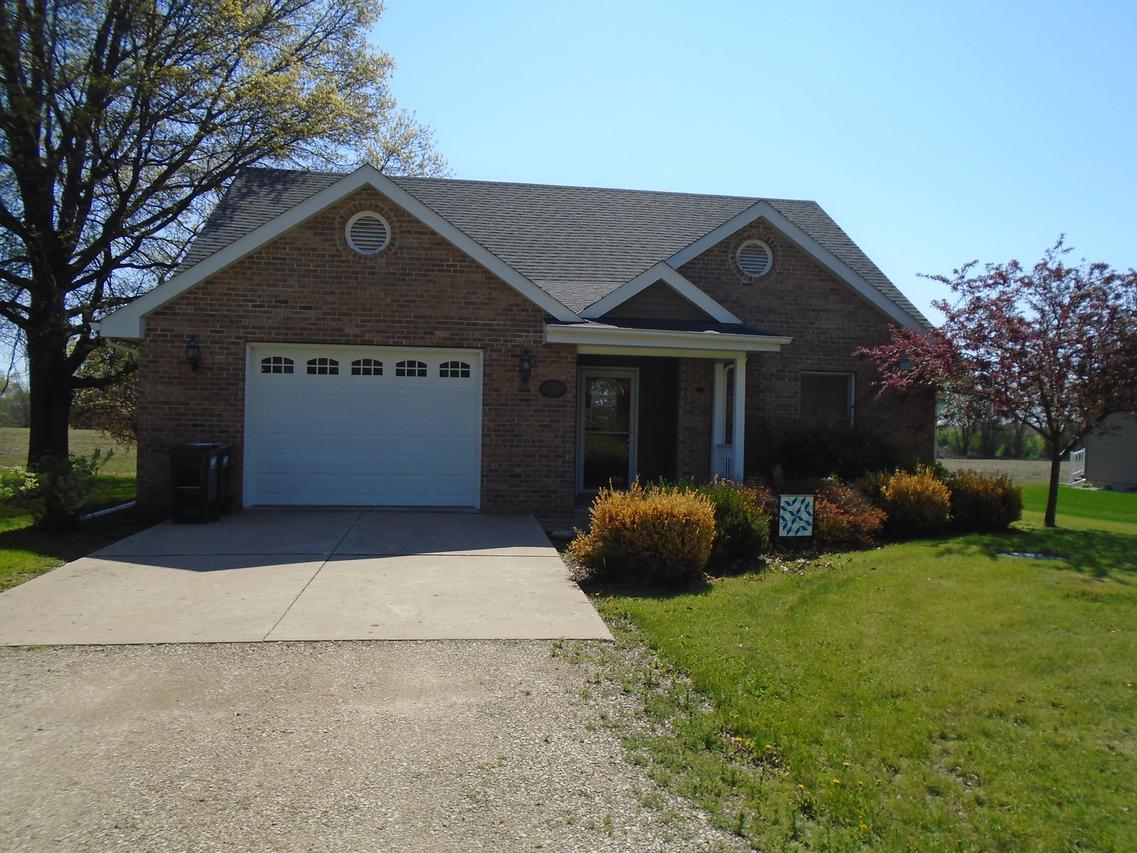 701 S Park Ave., Lamoille, IL 61330