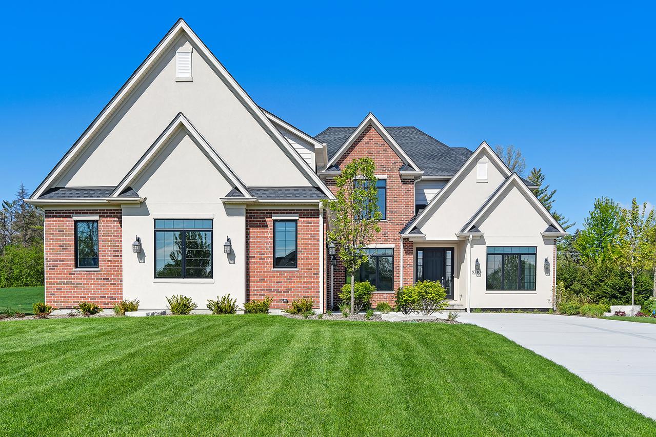 8310 Waterview Ct., Burr Ridge, IL 60527