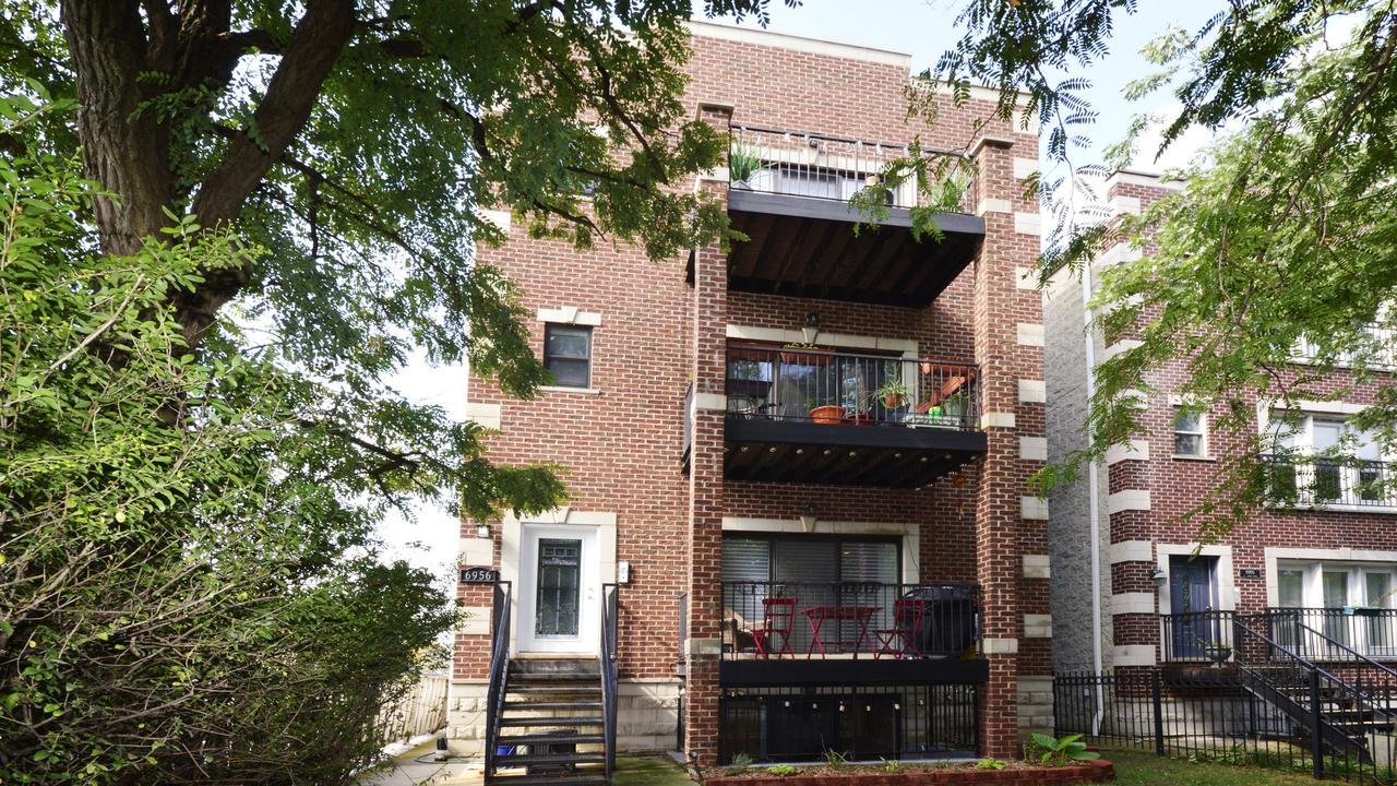 6956 N Ridge Blvd. #1, Chicago, IL 60645