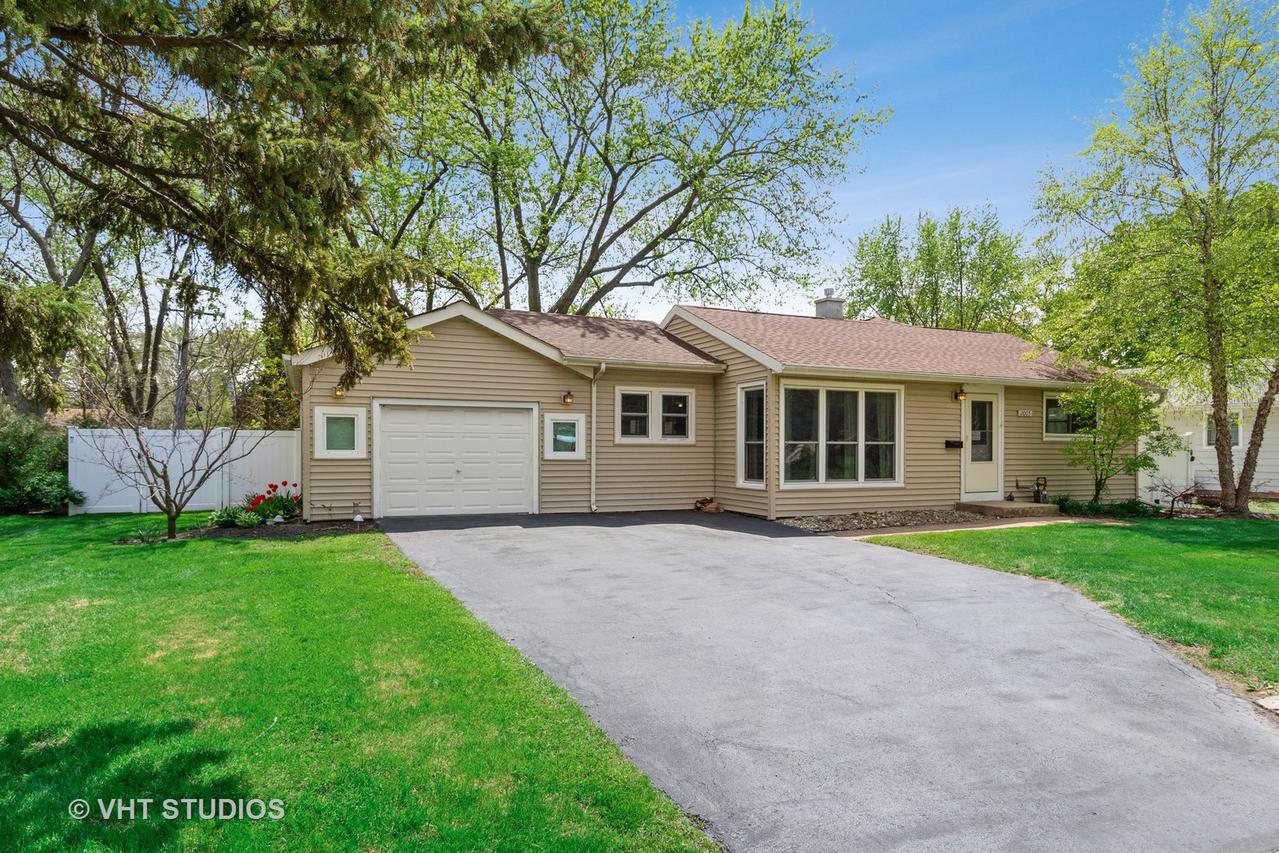 2005 Saint James St., Rolling Meadows, IL 60008