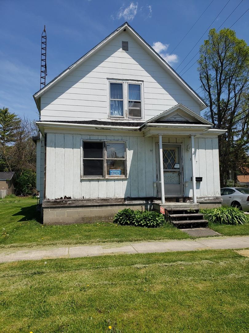317 Garden St., Dekalb, IL 60115