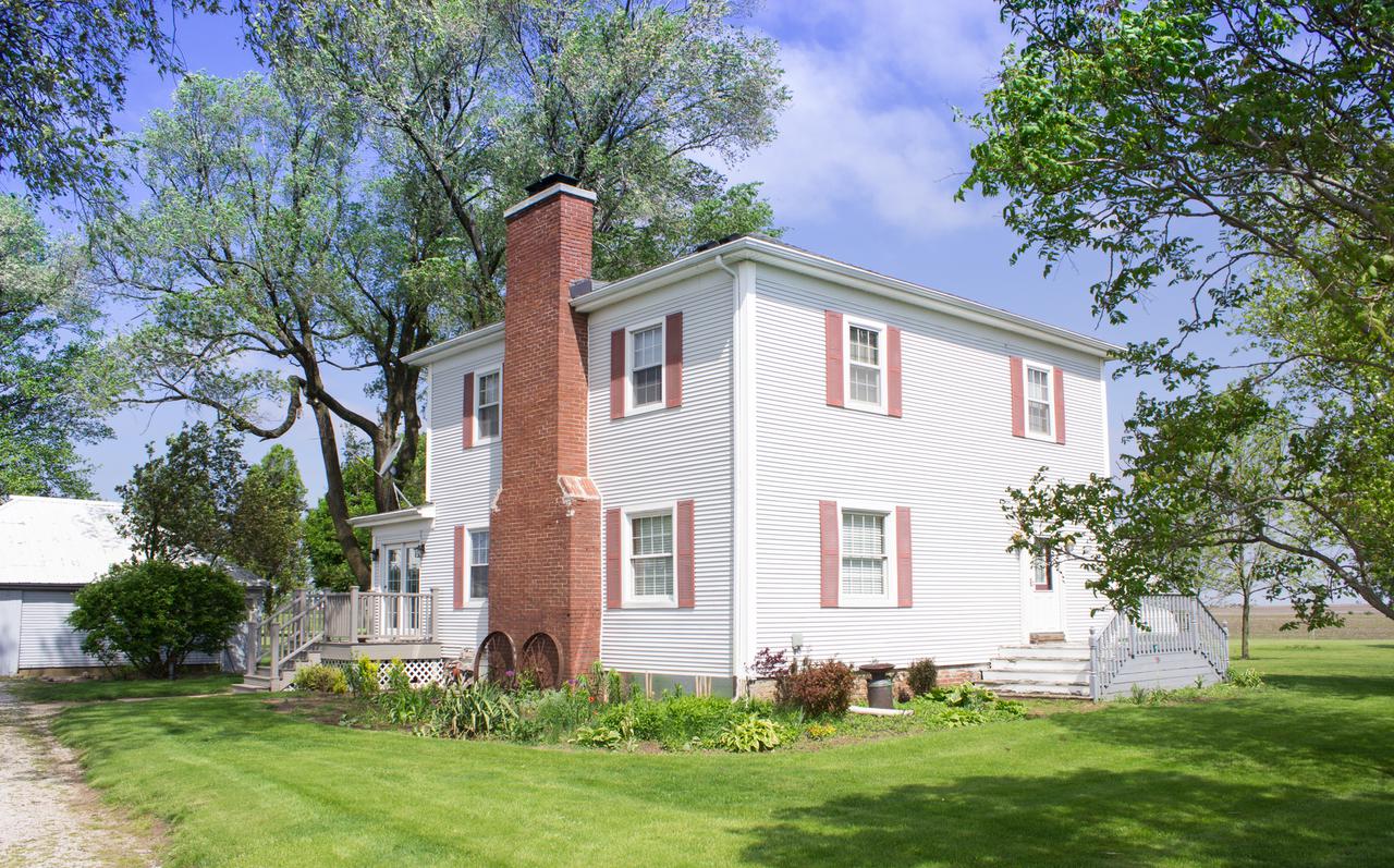 2251 County Road 1200 E Rd., Champaign, IL 61822