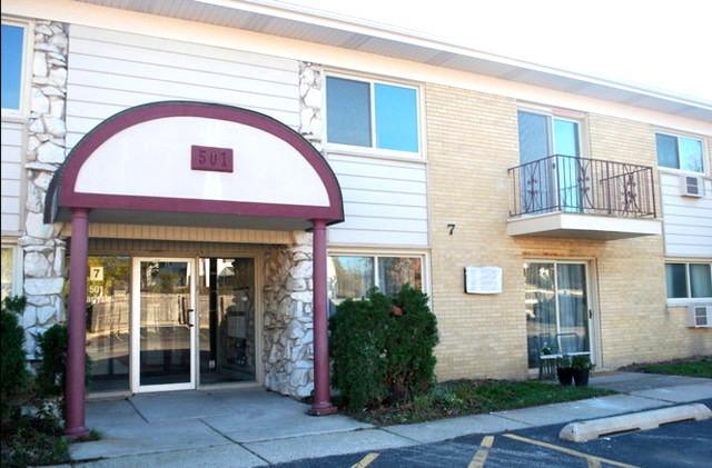 501 Carlysle Dr. #3, Clarendon Hills, IL 60514