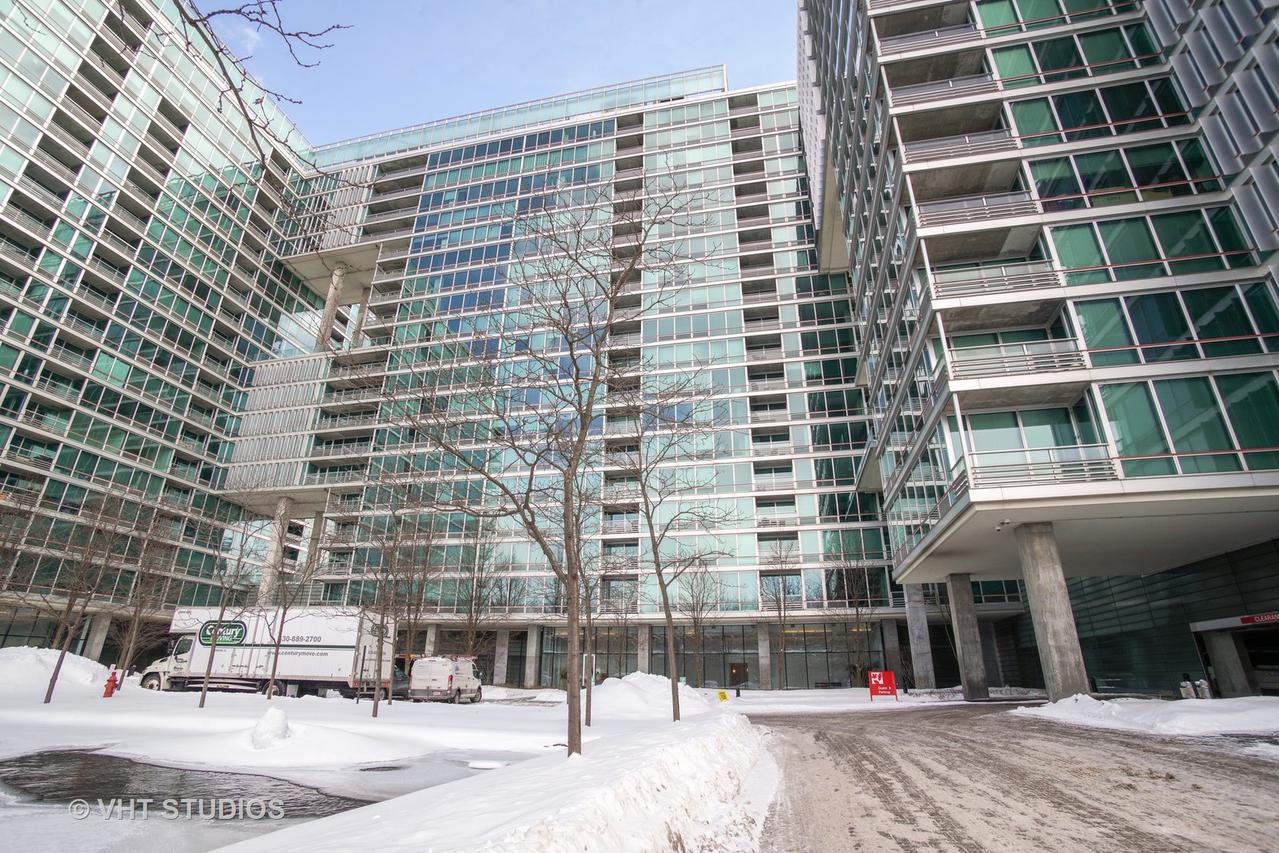 9655 Woods Dr. #517, Skokie, IL 60077