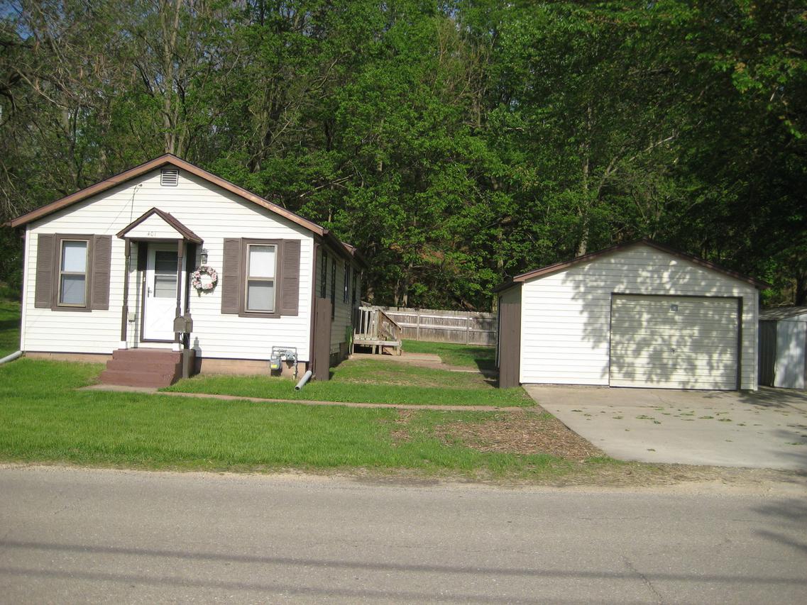 401 4th St., Fulton, IL 61252