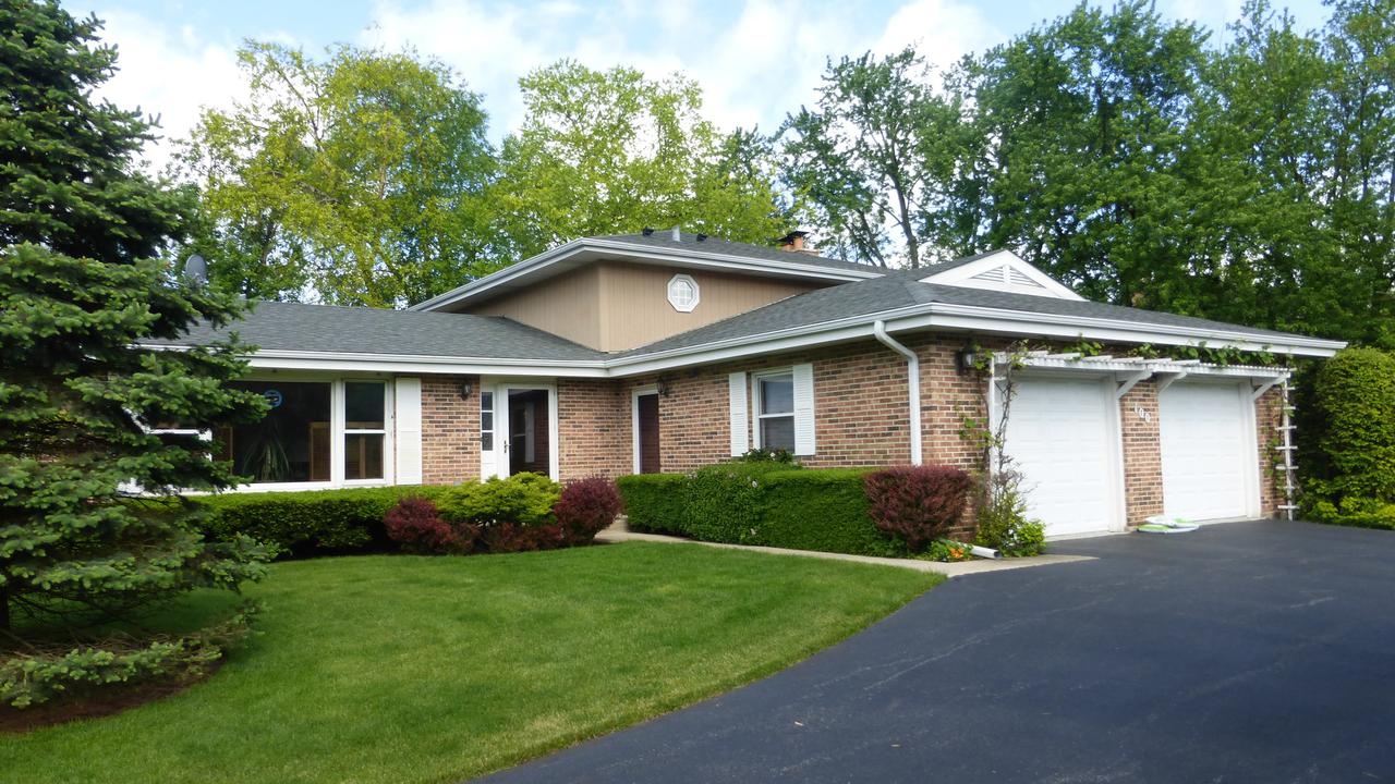 100 Ela Rd., Inverness, IL 60067