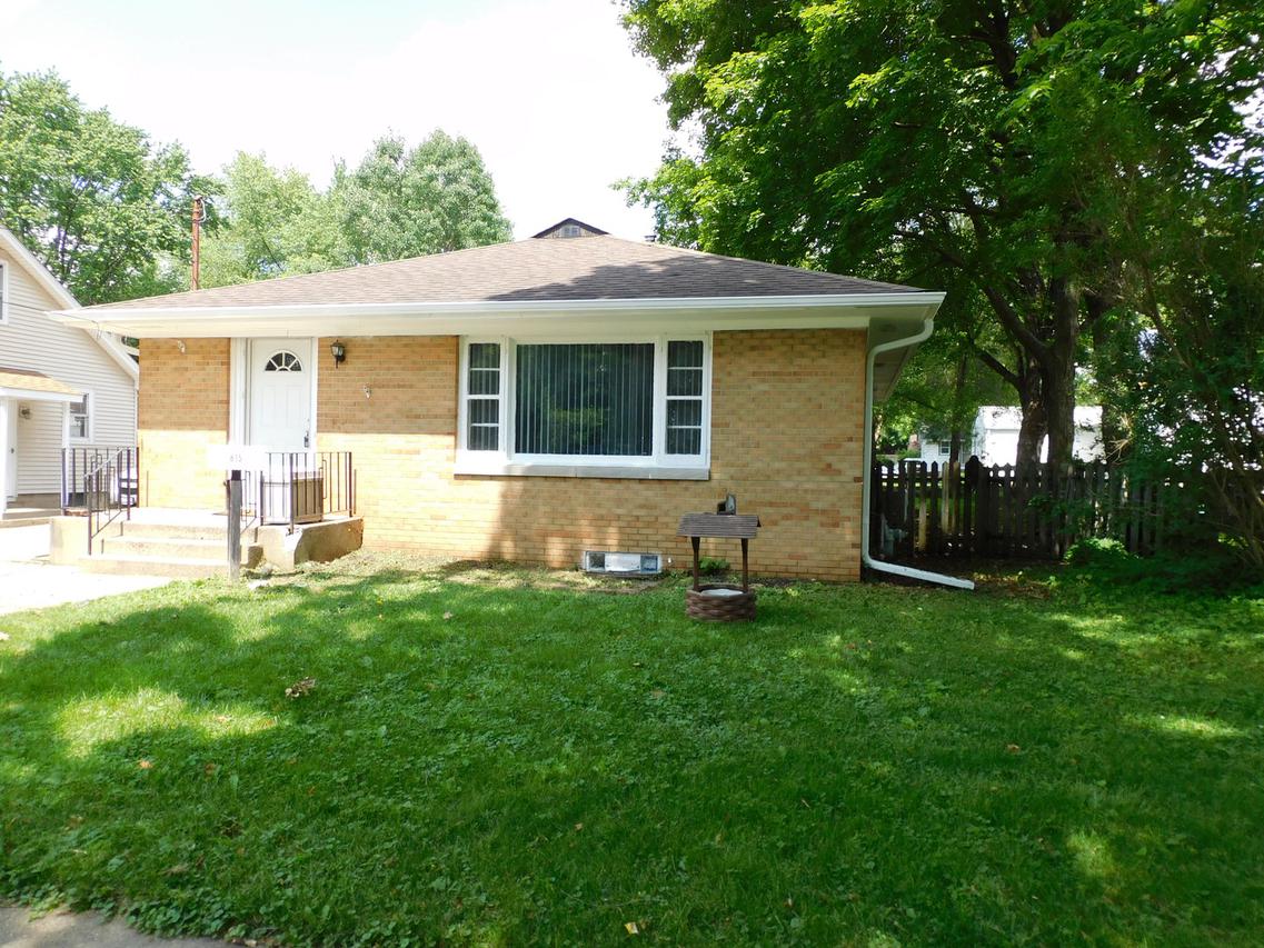 815 Van Buren St., Belvidere, IL 61008