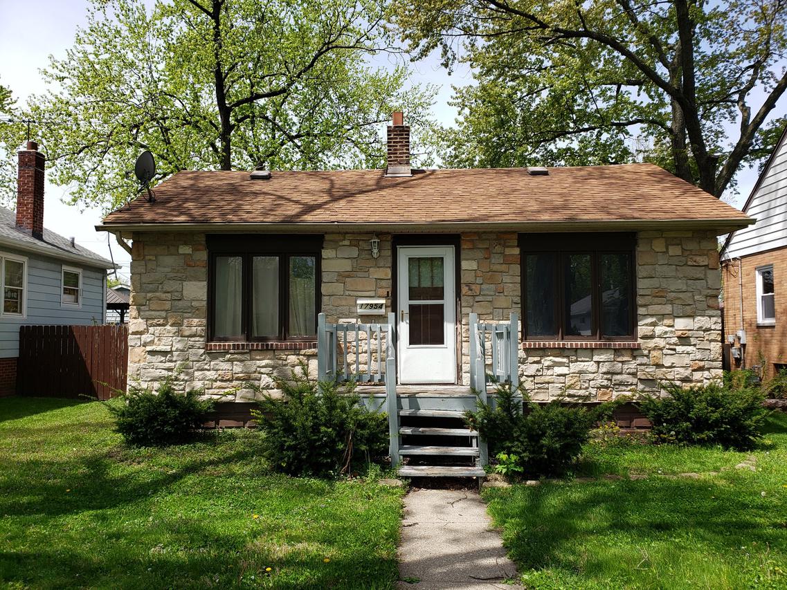 17954 Lorenz Ave., Lansing, IL 60438