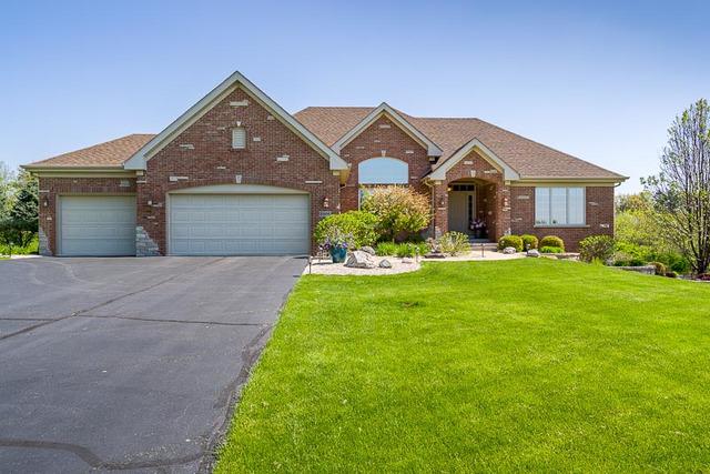 8866 Grandview Dr., Roscoe, IL 61073