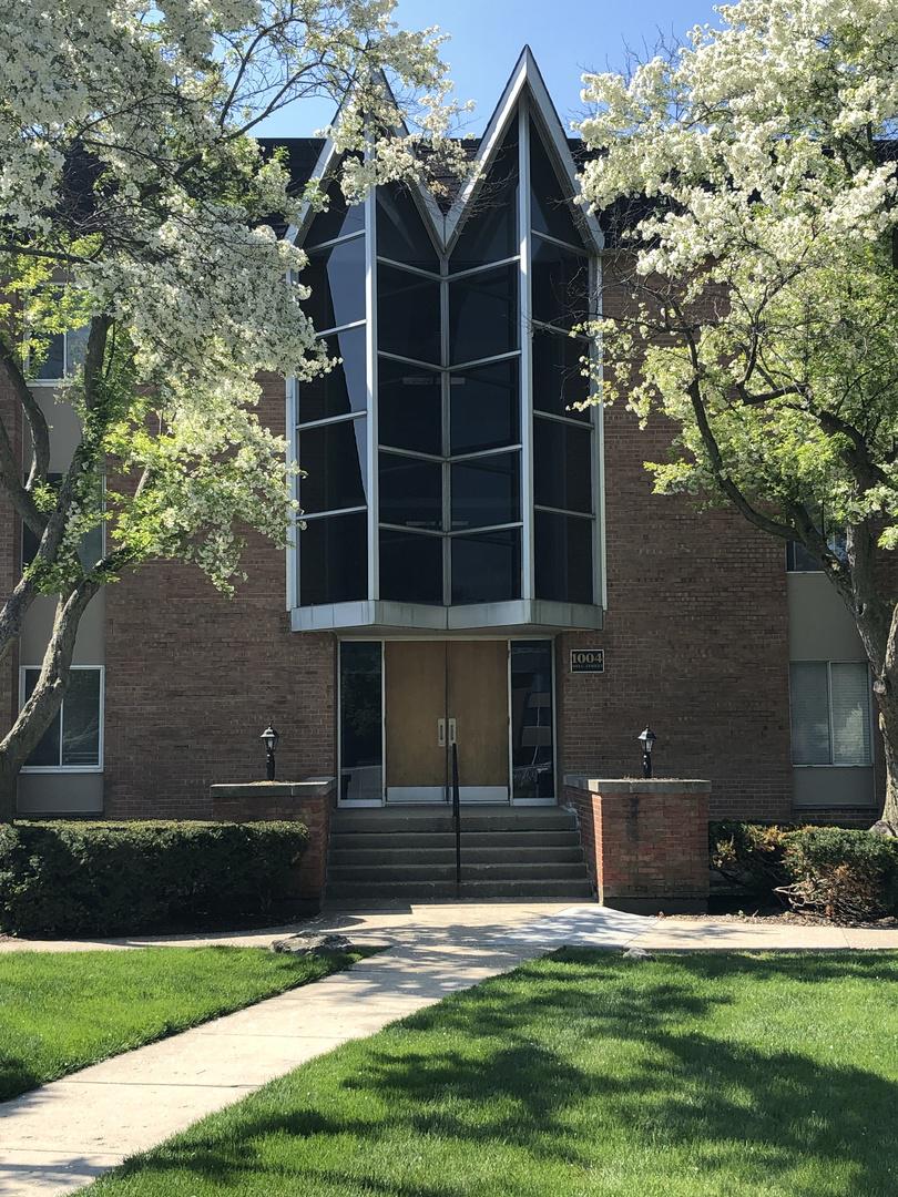 1004 N Mill St. #201, Naperville, IL 60563