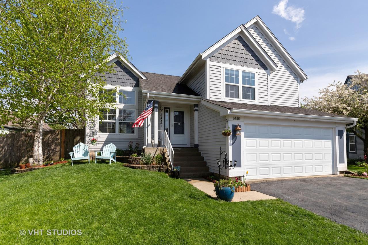 1430 Lawn Ct., Grayslake, IL 60030