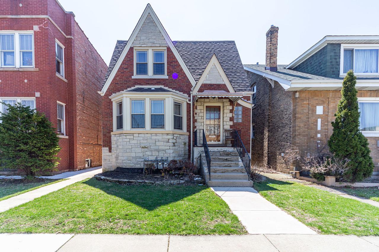 5153 W Melrose St., Chicago, IL 60641