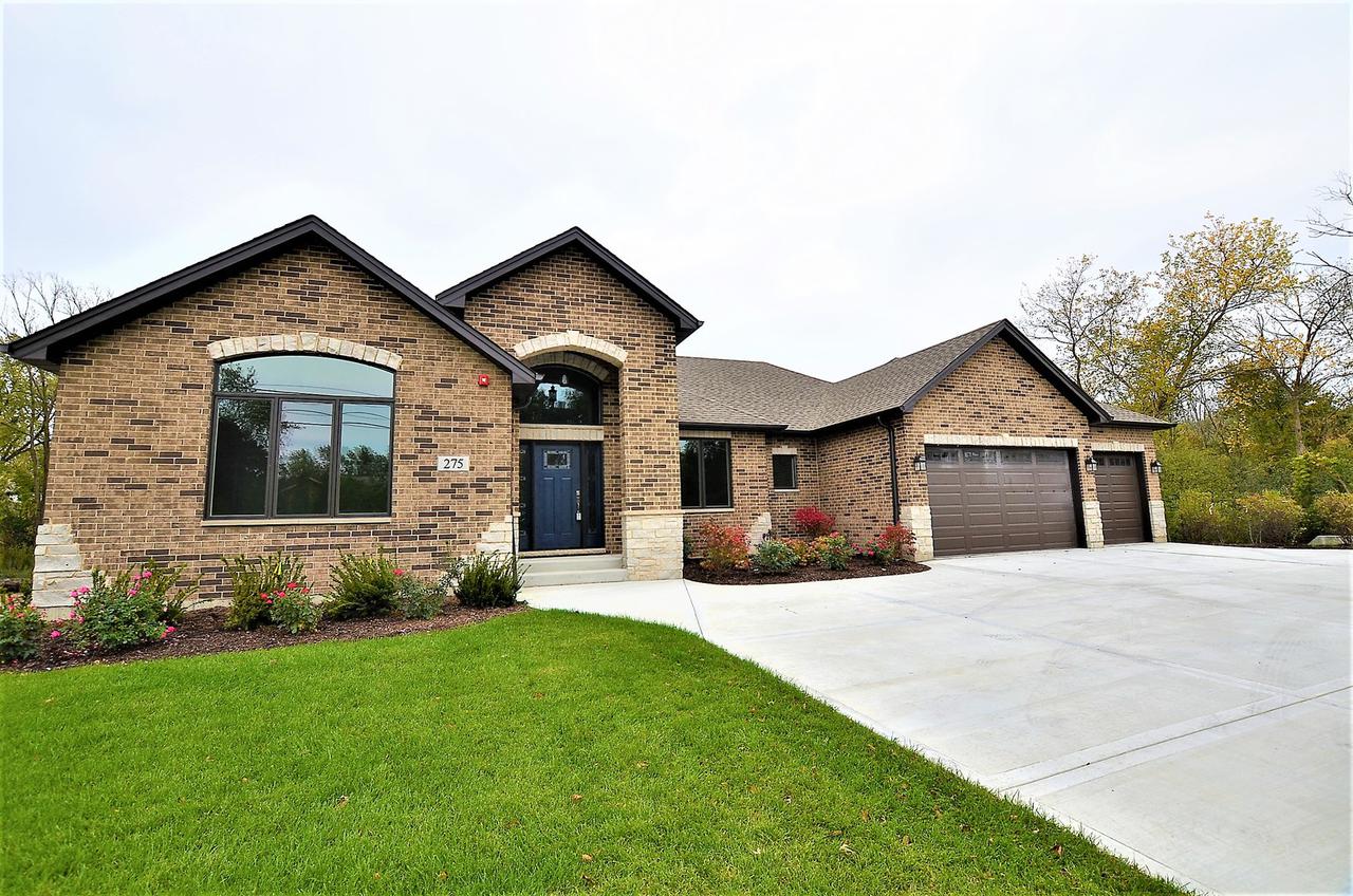 275 E Nerge Rd., Roselle, IL 60172