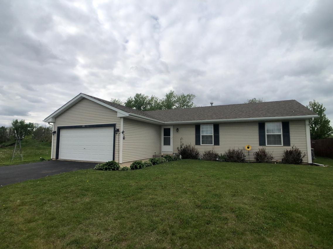 191 Prairie Moon Dr., Davis Junction, IL 61020