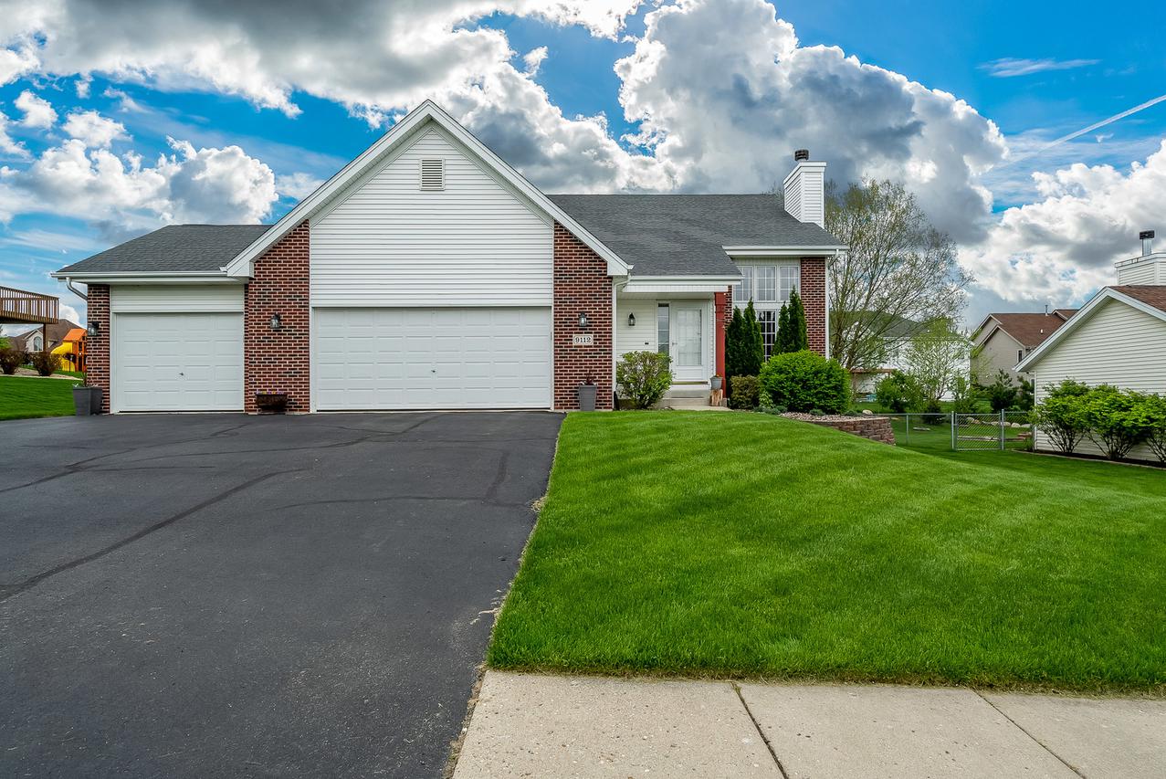 9112 Longfellow Ln., Machesney Park, IL 61115