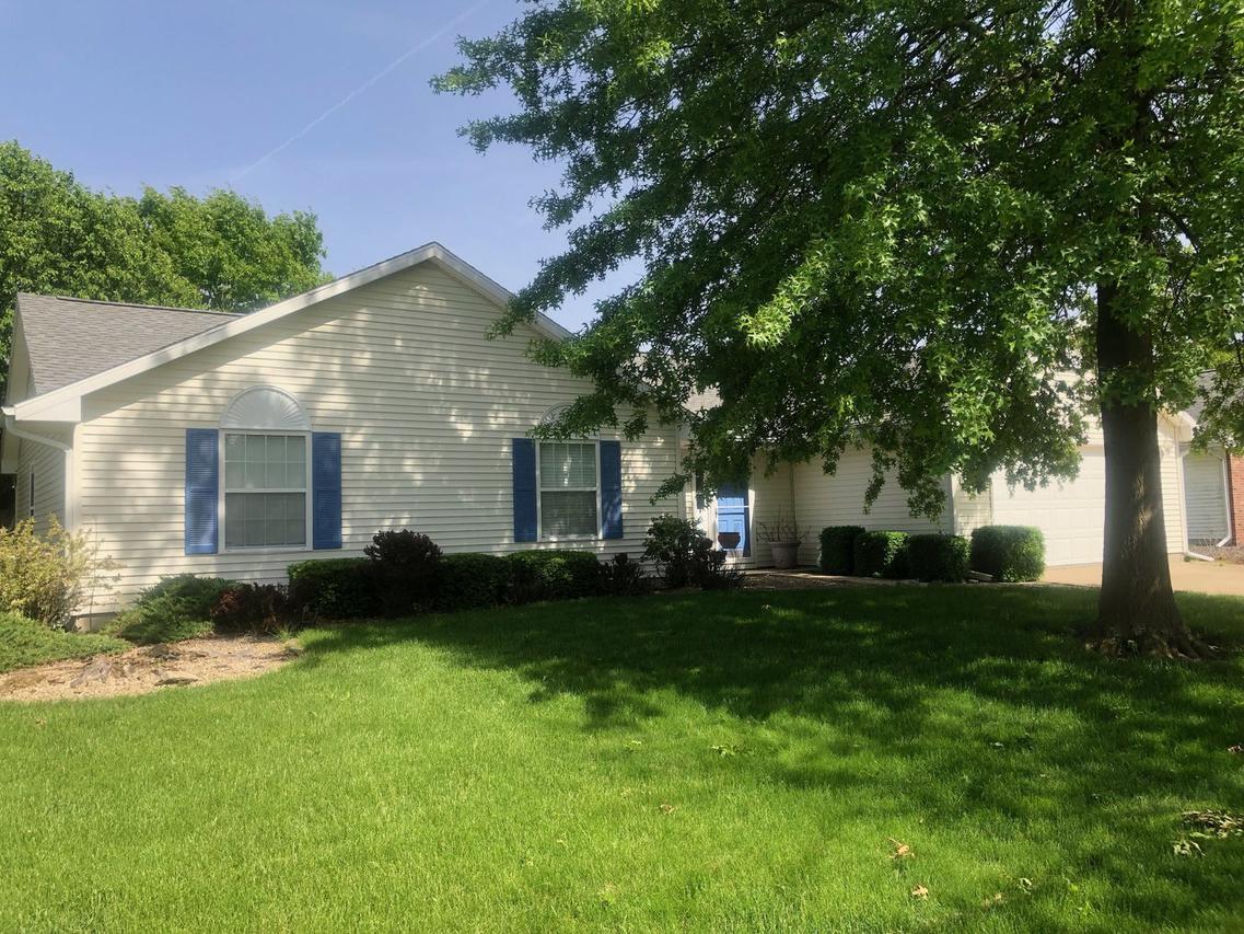 406 Sherwood Dr., St. Joseph, IL 61873