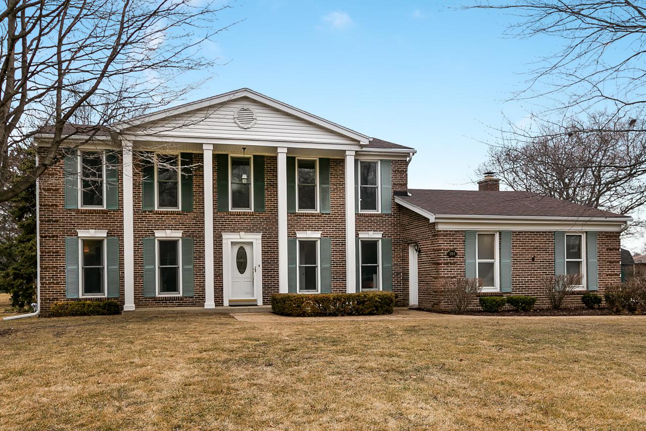 384 Cardinal Dr., Bloomingdale, IL 60108