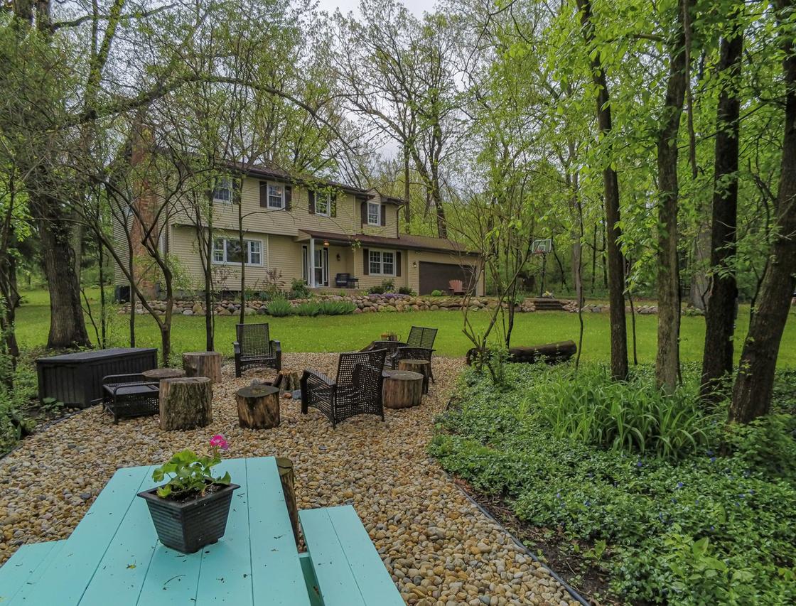 12345 N Ledges Dr., Roscoe, IL 61073