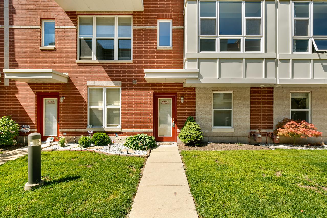 3214 N Kilbourn Ave. #7, Chicago, IL 60641