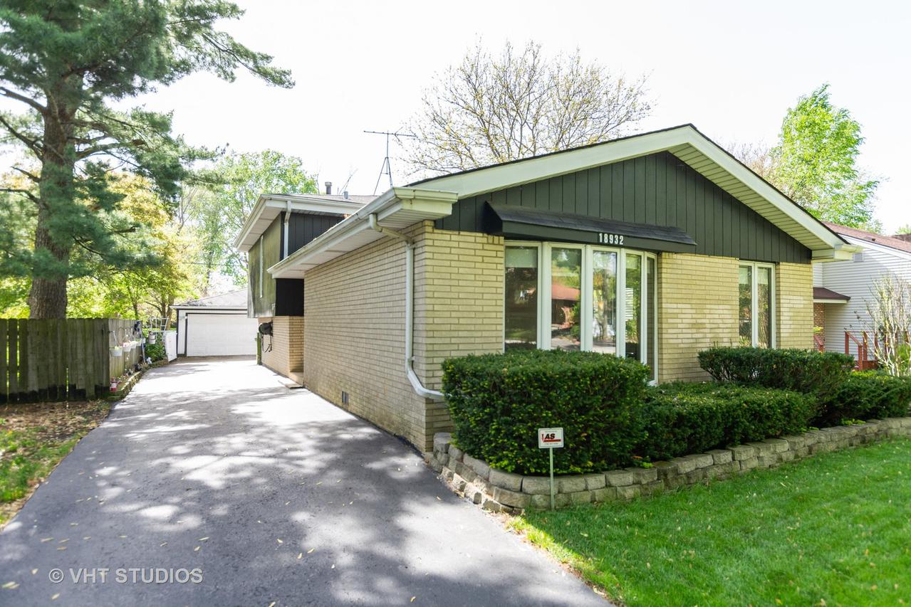 18932 Springfield Ave., Flossmoor, IL 60422