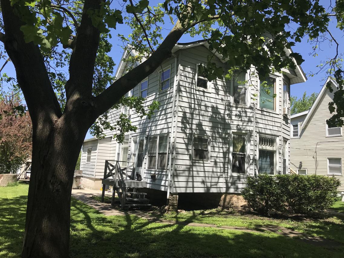 323 S 11th St., DeKalb, IL 60115