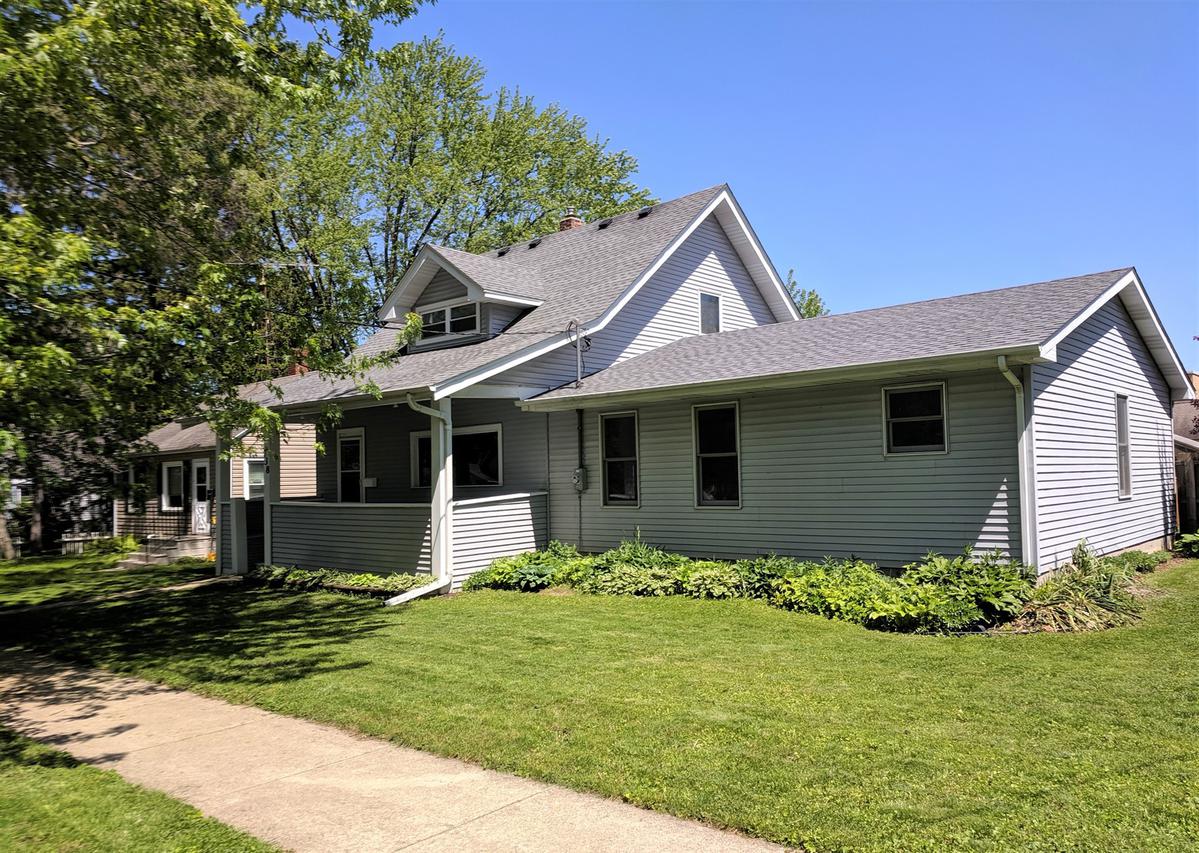 738 Leonard Ave., DeKalb, IL 60115