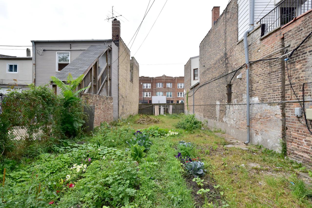 3922 W North Ave., Chicago, IL 60647
