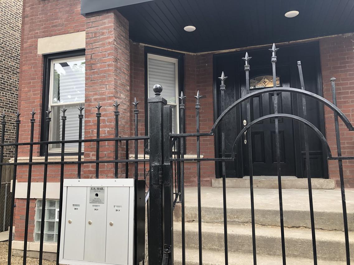 3421 W Walnut St., Chicago, IL 60624