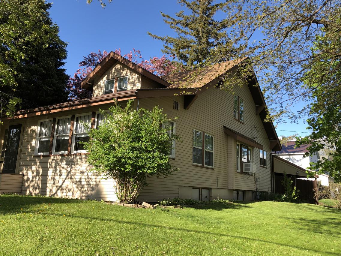 405 N Apple Ave., Freeport, IL 61032