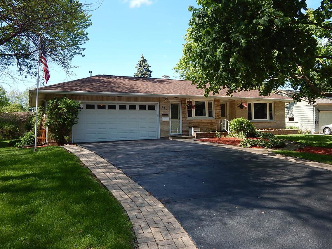 625 Park St., East Dundee, IL 60118