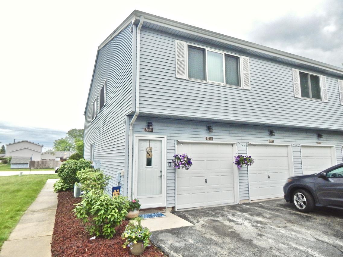 20111 S Hampton Ct. #D, Frankfort, IL 60423
