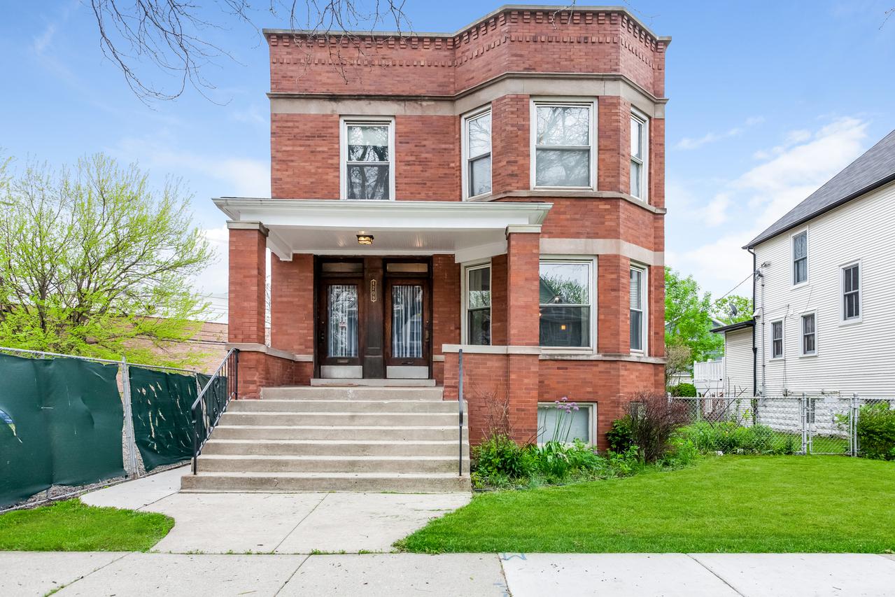 4209 N Harding Ave., Chicago, IL 60618