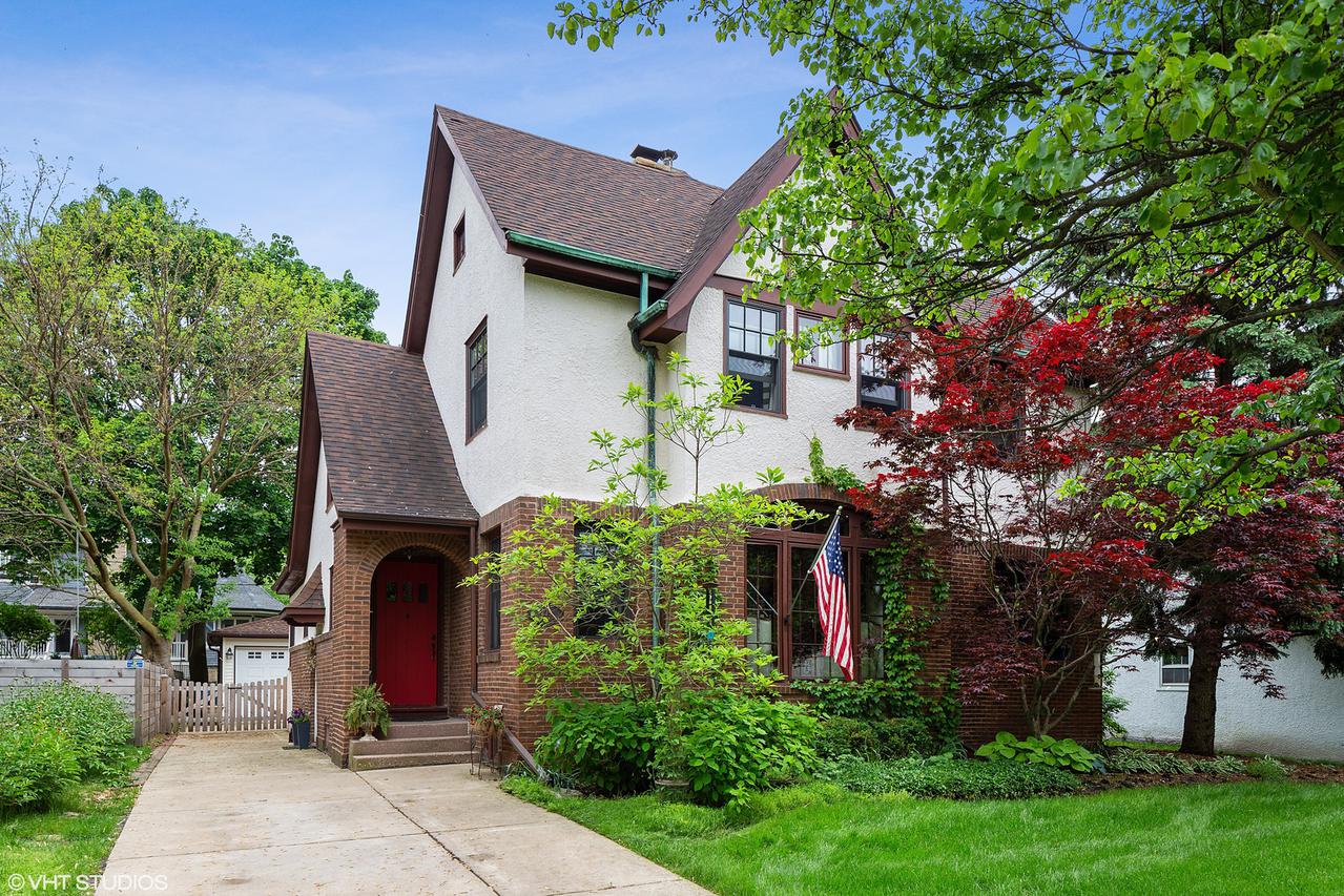 229 S Brainard Ave., La Grange, IL 60525