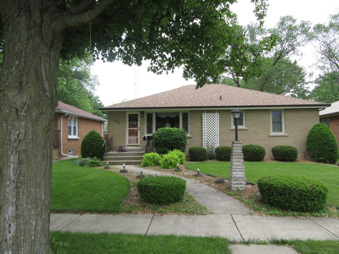 450 S May Ave., Kankakee, IL 60901