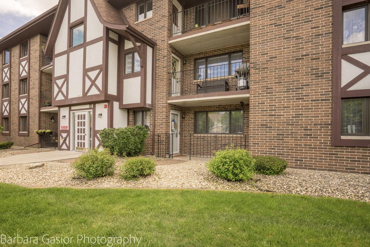 10511 S Roberts Rd. #1A, Palos Hills, IL 60465