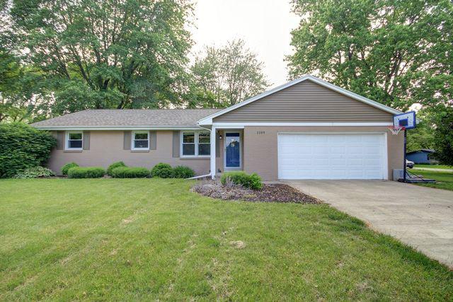 1109 S Sunny Acres Rd., Mahomet, IL 61853